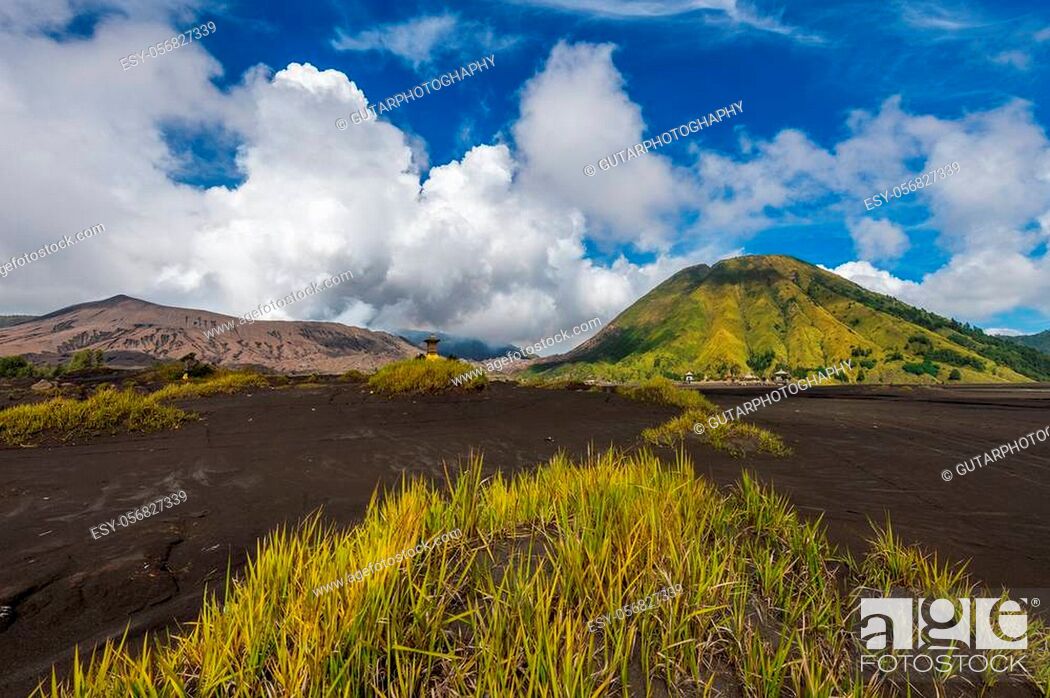 Imagen: Mount Bromo volcano (Gunung Bromo)in Bromo Tengger Semeru National Park, East Java, Indonesia.