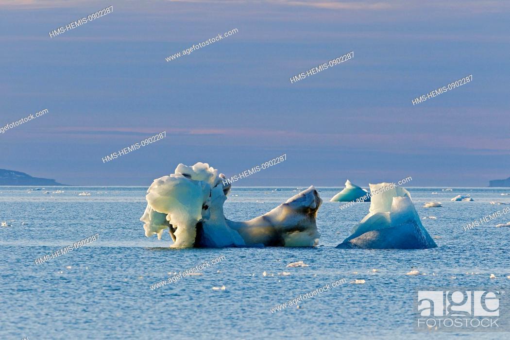 Stock Photo: Norway, Svalbard, Nordaustlandet, iceberg.
