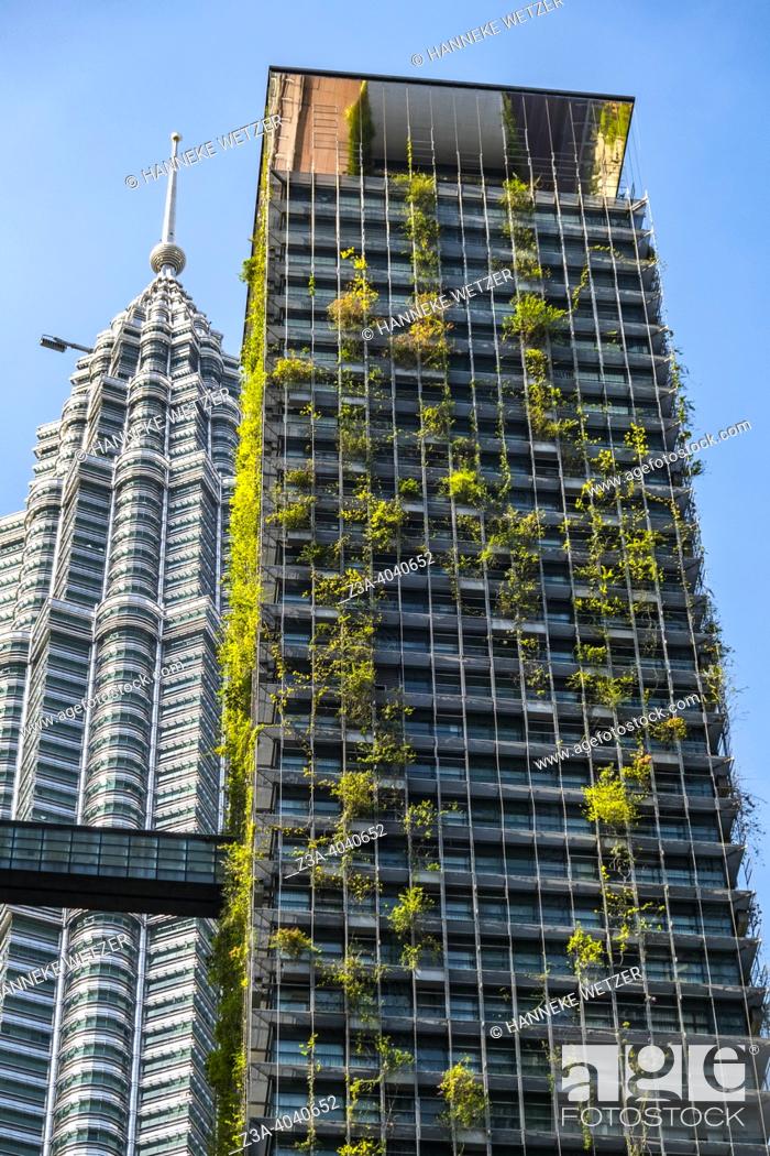 Imagen: Modern acrhitecture at KLCC, Kuala Lumpur, Malaysia.