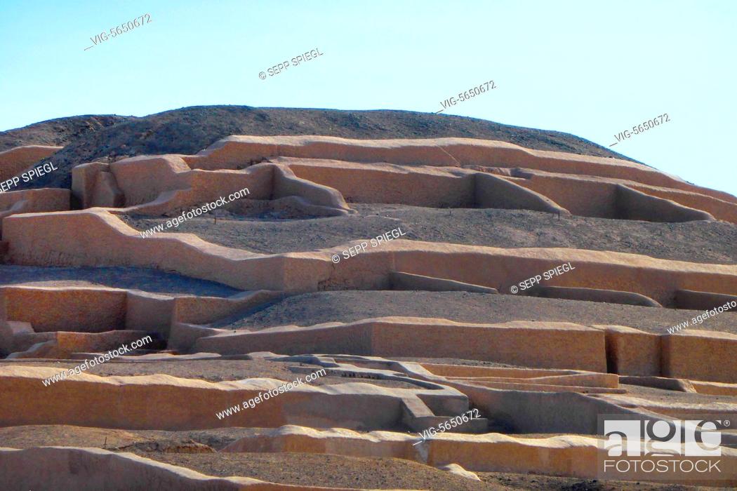 Stock Photo: Peru, Cahuachi, 27.03.2017 Cahuáchi ist ein ehemaliges Kultzentrum der indigenen Nazca-Kultur und befindet sich 28 Kilometer westlich der heutigen Stadt Nazca.