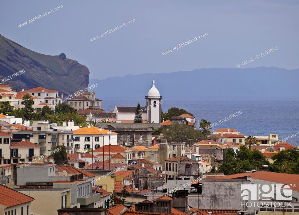 Imagen: Portugal, Madeira, Elevated view of Funchal. .
