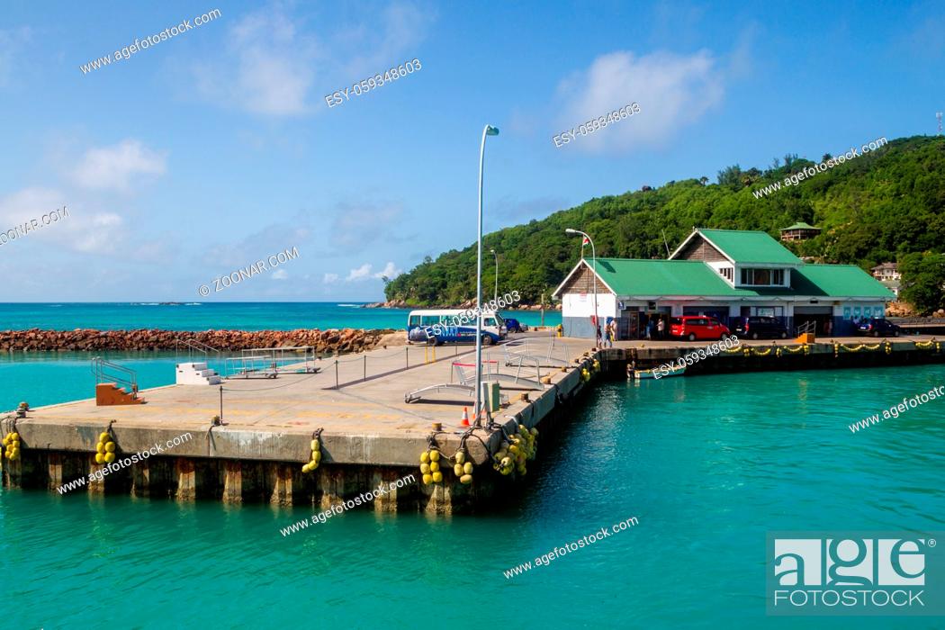 Stock Photo: Hafen von Praslin, Seychellen. Jetty of the harbour on Praslin, Seychelles.