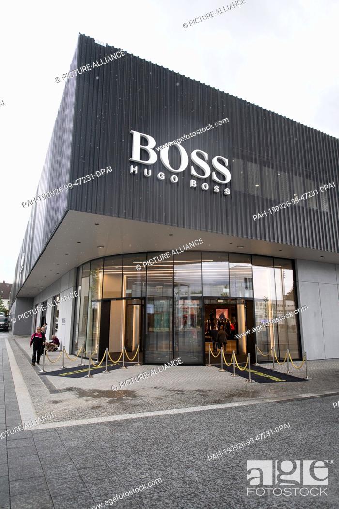 Zeebrasem Verleiden Speciaal 26 September 2019, Baden-Wuerttemberg, Metzingen: The new flagship outlet  of Hugo Boss in the..., Stock Photo, Picture And Rights Managed Image. Pic.  PAH-190926-99-47231-DPAI | agefotostock