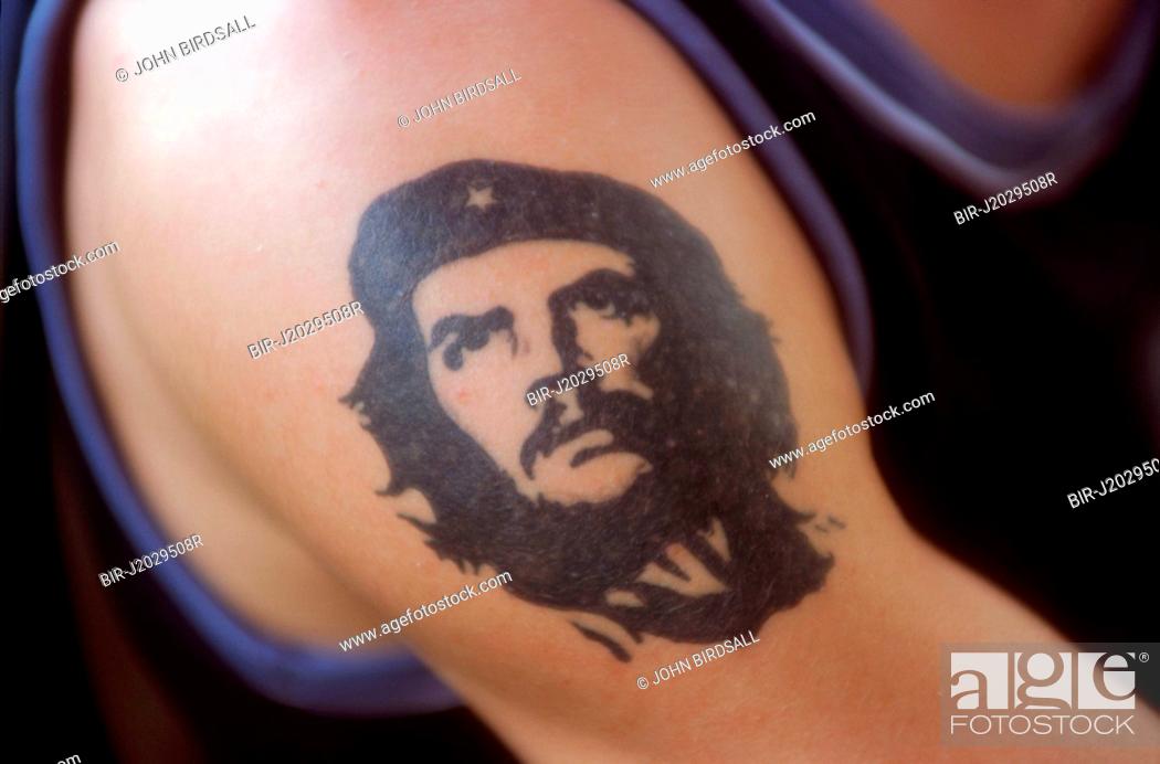 Close up of man's arm with the image of Che Guevara tattooed onto it, Foto de Stock, Imagen Derechos Protegidos Pic. BIR-J2029508R