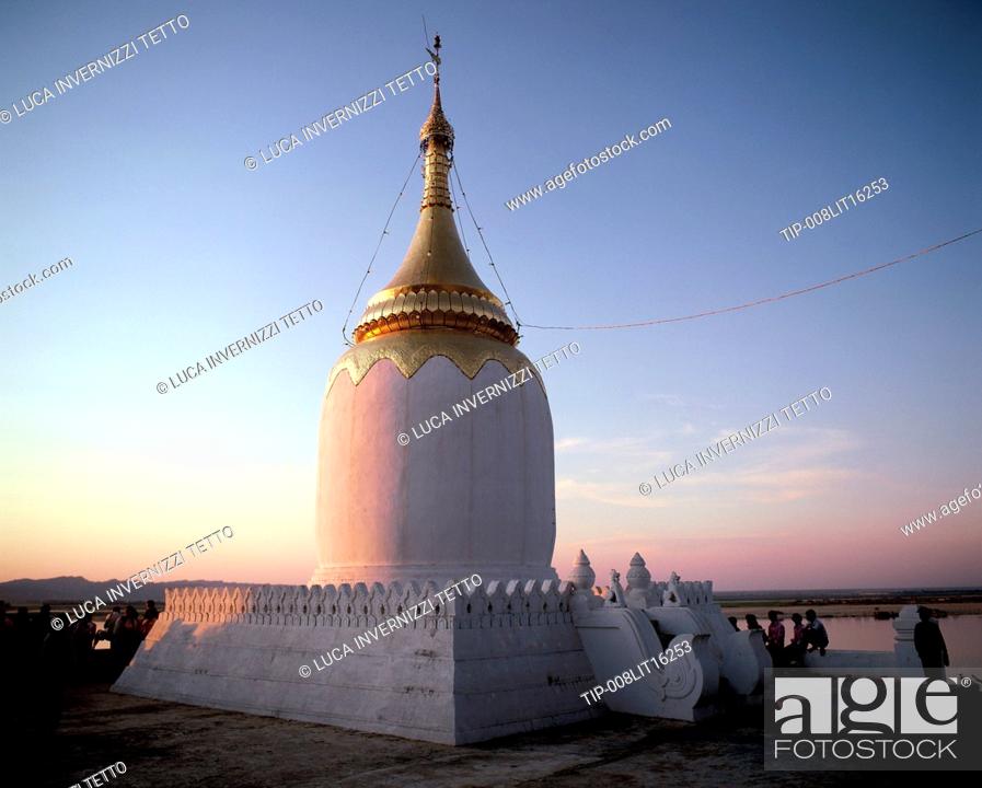 Stock Photo: Burma, Bagan. Bupaya pagoda on the banks of the Irawaddy.
