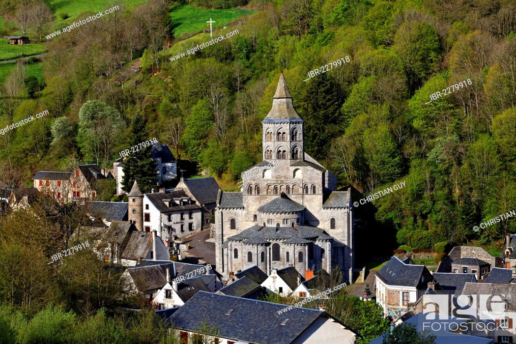 Stock Photo: Notre Dame, Romanesque church, Orcival, Parc Naturel Regional des Volcans d'Auvergne, Auvergne Volcanoes Natural Regional Park, Puy de Dome, France, Europe.
