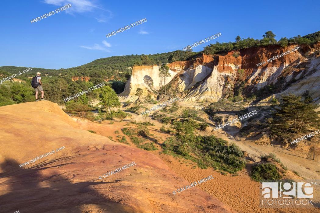 Stock Photo: France, Vaucluse, regional natural reserve of Luberon, Rustrel, Provençal Colorado, former careers of ochre.