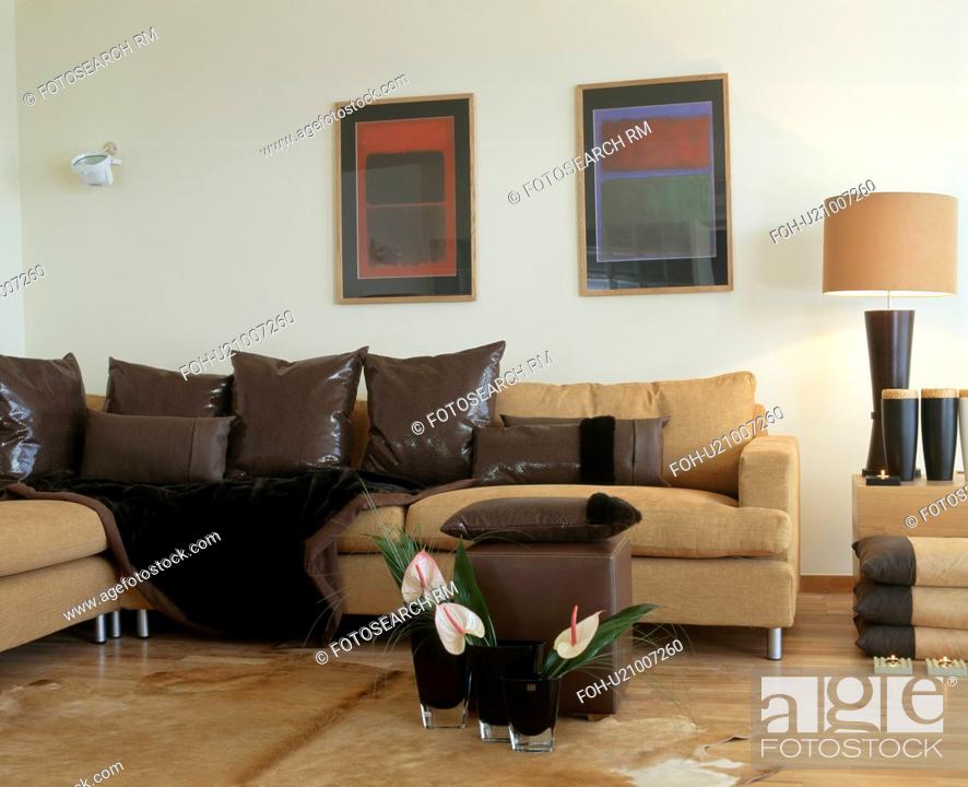 Black Leather Cushions On Beige Sofas, What Cushions For Black Leather Sofa