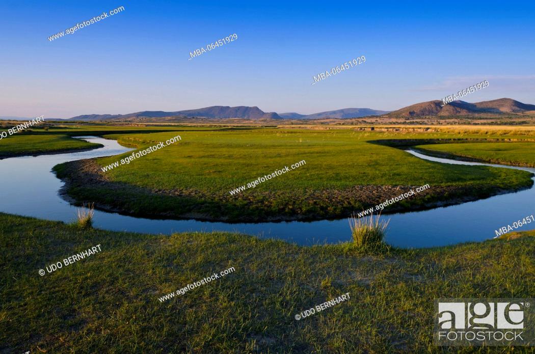 Stock Photo: Mongolia, Central Asia, camp in the steppe scenery of Gurvanbulag, river bend.
