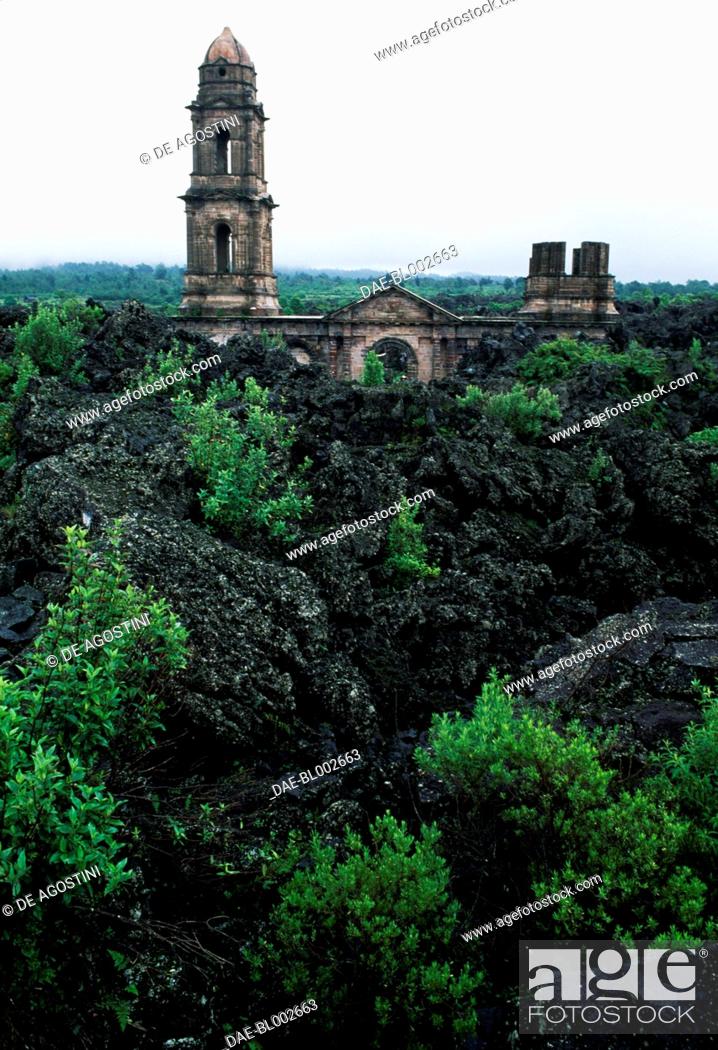 The church of San Juan Parangaricutiro, almost buried by lava in 1943  during the Paricutin volcano..., Foto de Stock, Imagen Derechos Protegidos  Pic. DAE-BL002663 | agefotostock