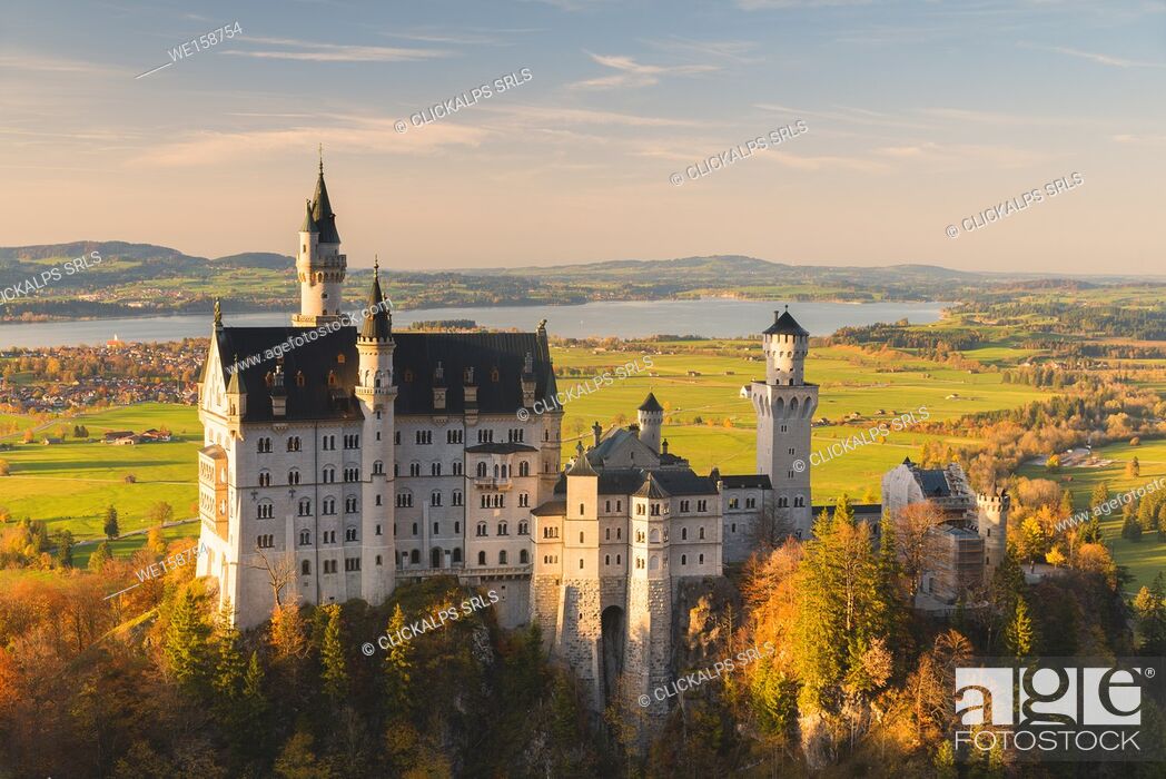 Stock Photo: Neuschwanstein Castle in Autumn at sunset Europe, Germany, Bavaria, southwest Bavaria, Fussen, Schwangau.