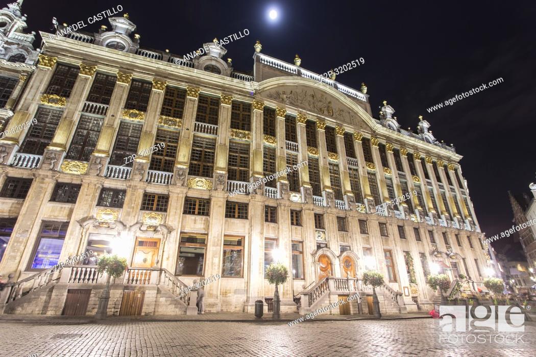 Stock Photo: Brussels, Belgium. Grand Place by night in Brussels, Belgium.