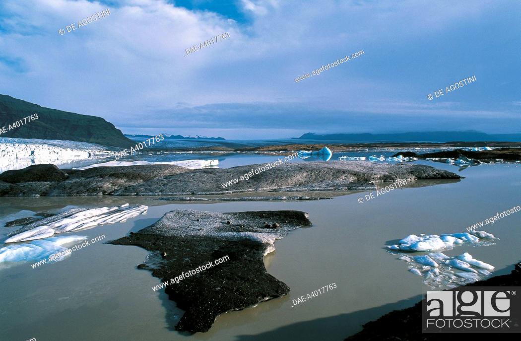 Stock Photo: Iceberg lagoon formed by the Fjallsjokull Glacier (tongue of Vatna Glacier, Vatnajokull), Fjallsarlon, Austur-Skaftafellssysla, Iceland.
