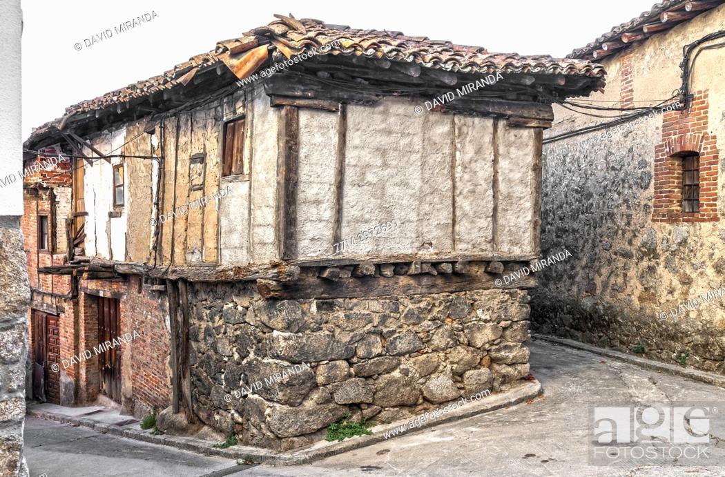 Stock Photo: Popular architecture. San Esteban del Valle. Barranco de las cinco villas. Valle del Tiétar. Provincia de Ávila, Castile-Leon, Spain.