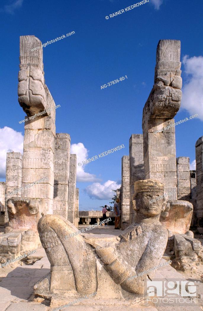 Stock Photo: Chichen Itza, Yucatßn. - Temple of the Warriors - Mexico.