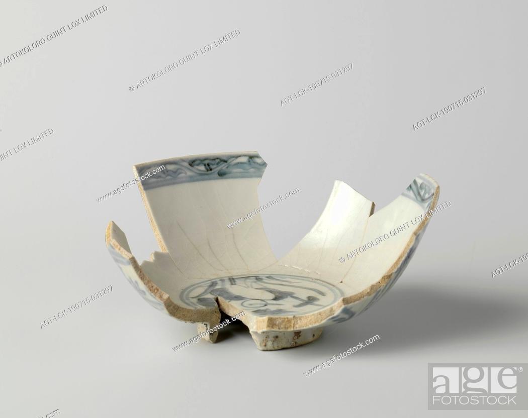 Stock Photo: Excerpt from V.O.C. ship the 'Witte Leeuw', Shantou, before 1613, porcelain, h 8.7 cm × w 19.4 cm × d 17.5 cm.