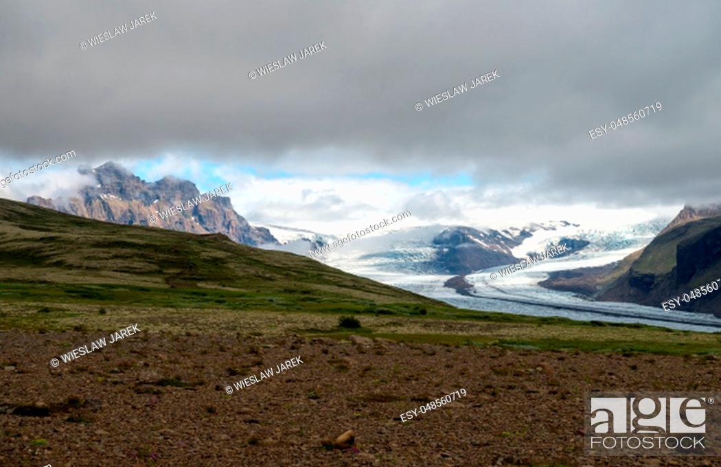 Stock Photo: Svinafellsjokull glacier, part of Vatnajokull glacier. Skaftafel National Park on Iceland.
