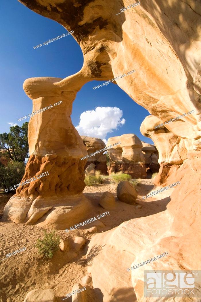 Stock Photo: Metate Arch sandstone formations in the Devils Garden, Grand Staircase-Escalante National Monument, Utah, USA, North America.