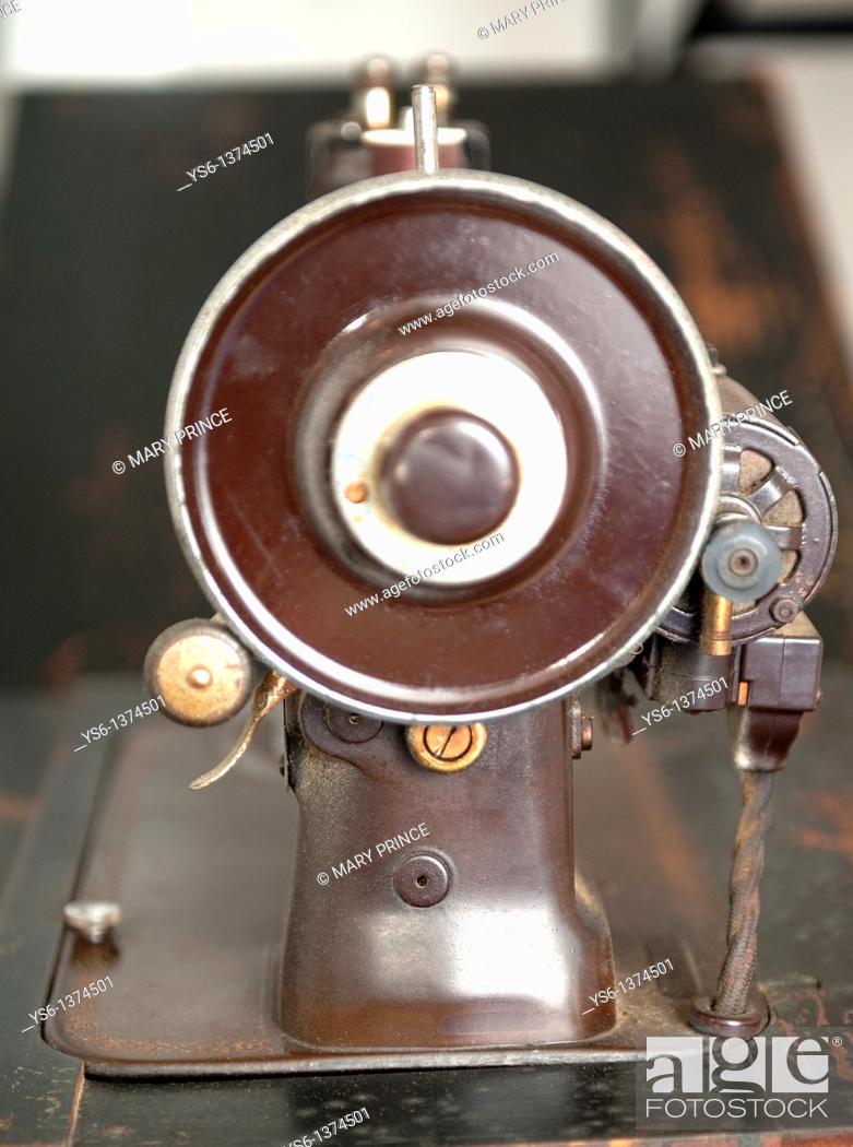 Photo de stock: Antique domestic sewing machine.
