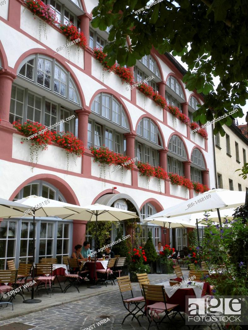 Bischofshof Beer Garden Restaurant Historic Centre Of Regensburg