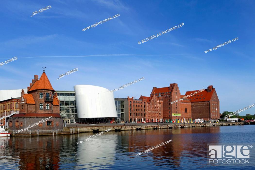 Stock Photo: Ozeaneum, Oceanographic Museum next to old warehouses, Stralsund, Mecklenburg-Western Pomerania, Germany.