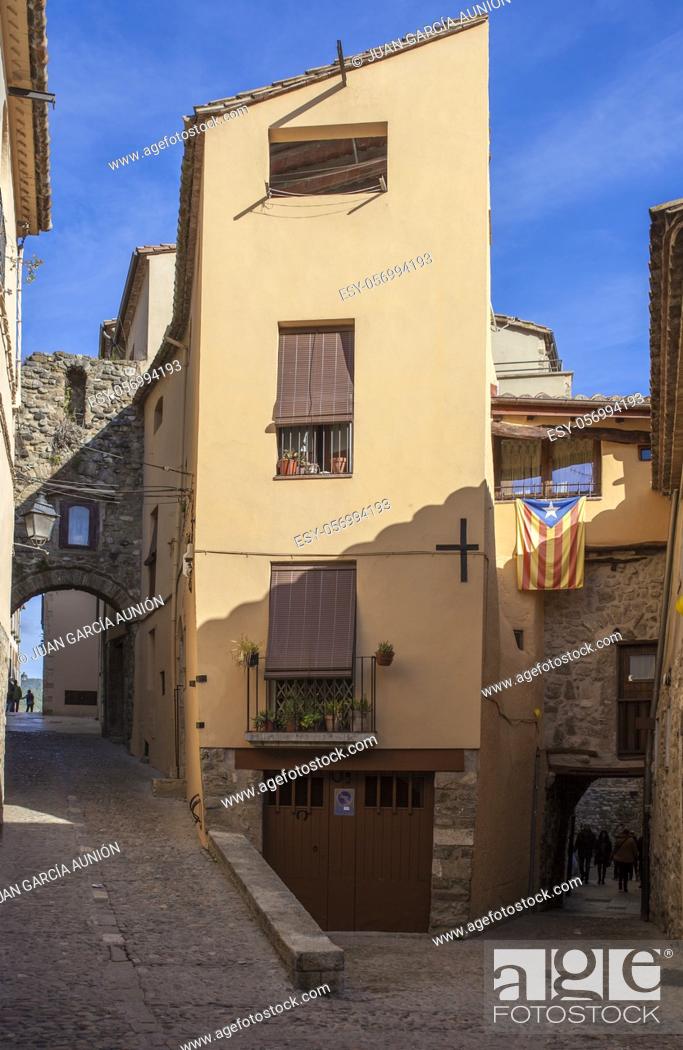 Stock Photo: Medieval village of Besalu. Garrotxa, Girona, Catalonia, Spain.