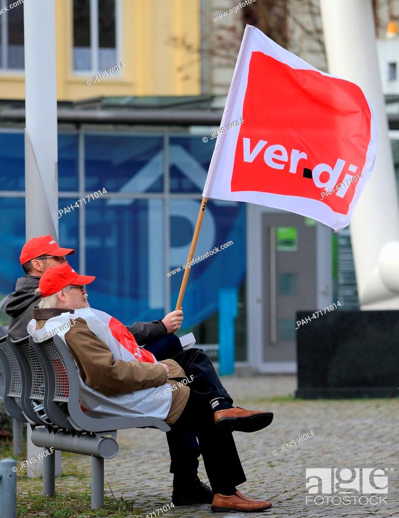 Stock Photo: Members of the German service sector union Verdi gather for a warnig strike in Magdeburg, Germany, 17 March 2014. After the first round in the collective.