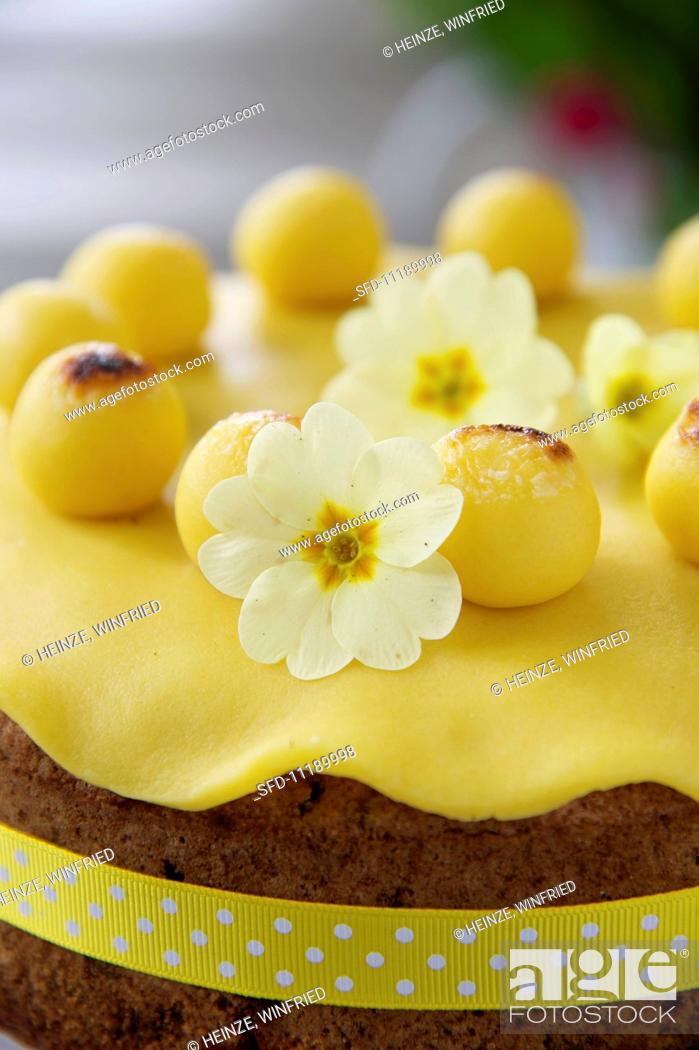 Stock Photo: Simnel Cake (Easter cake, England).