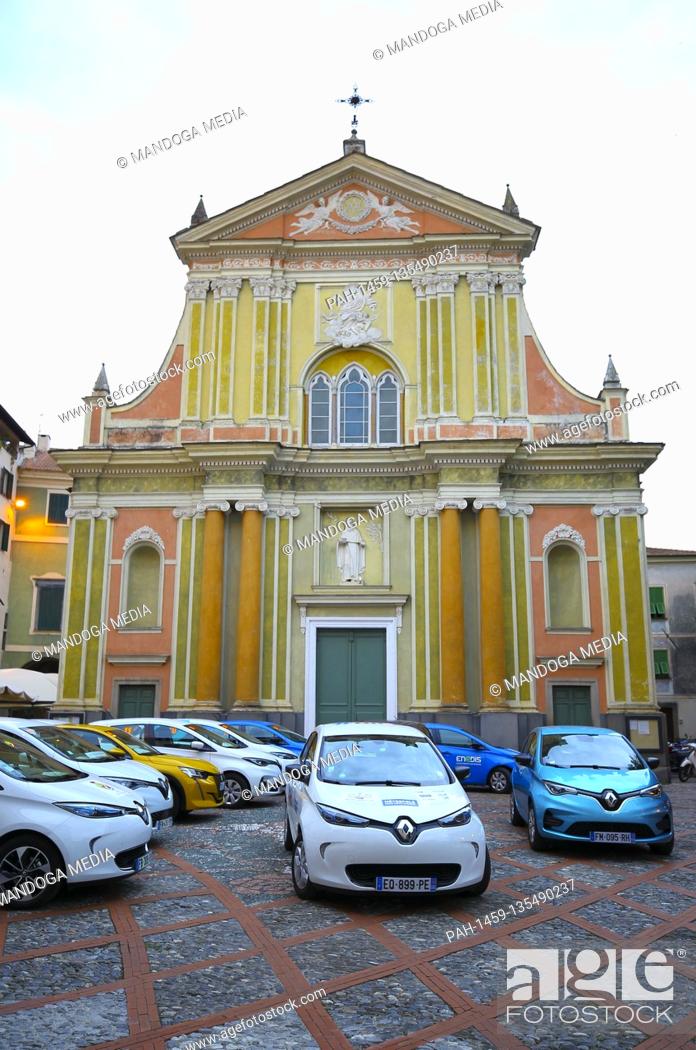Stock Photo: Dolceacqua, Italy - September 10, 2020: Riviera Electric Car Challenge Start in Dolceacqua, a small village in Liguria. Ligurien, Italien, Tourismus, Tourisme.
