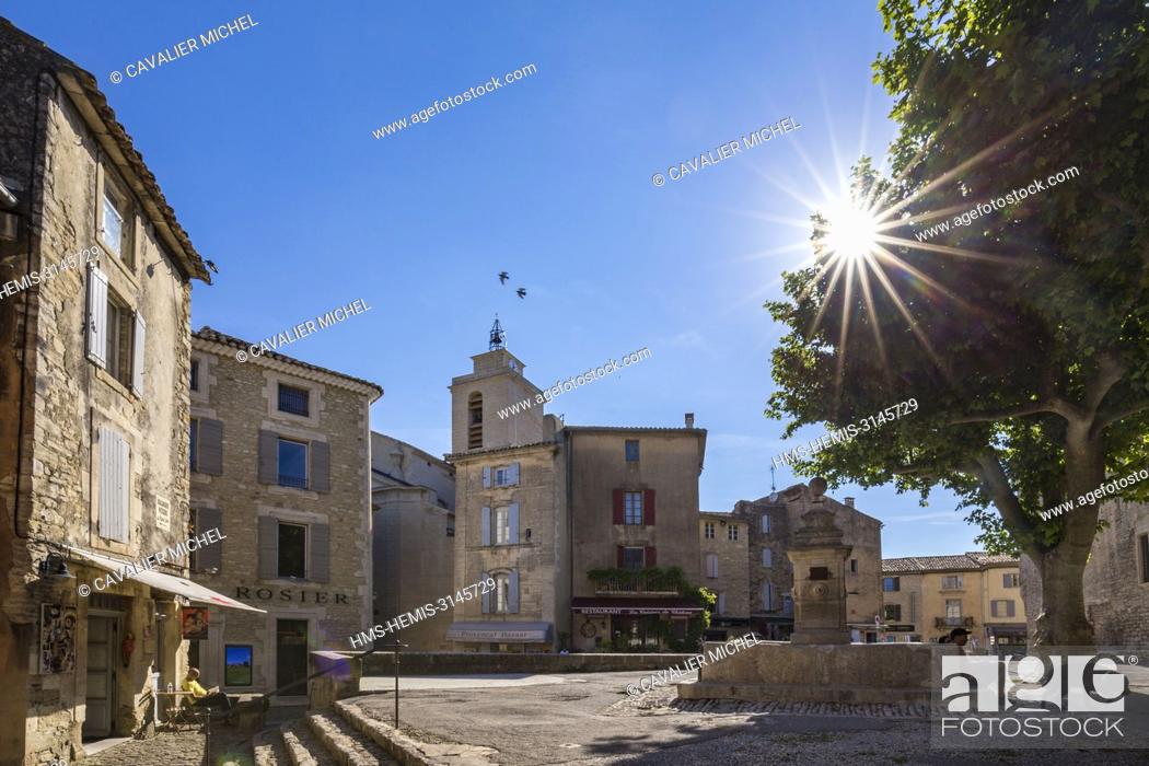 Stock Photo: France, Vaucluse, regional natural reserve of Lubéron, Gordes, certified the Most beautiful Villages of France, the place Genty Pantaly.