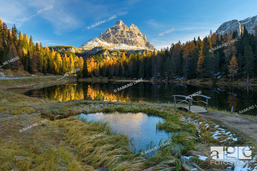 Stock Photo: Antorno lake towards Tre Cime di Lavaredo mountain, Drei Zinnen, Autumn, Cadore, Misurina, Belluno District, Veneto, Dolomites, Italy, Europe.