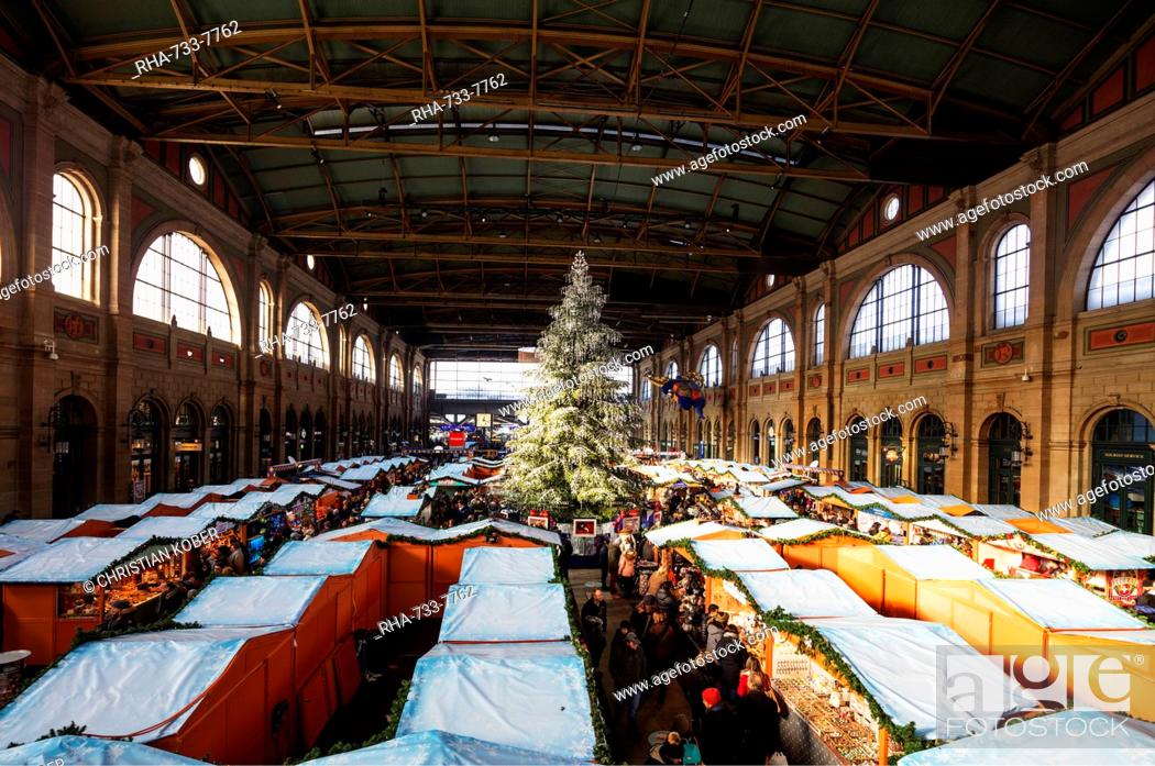mentaal Potentieel aanvulling Christmas market at Zurich train station, Zurich, Switzerland, Europe,  Stock Photo, Picture And Rights Managed Image. Pic. RHA-733-7762 |  agefotostock
