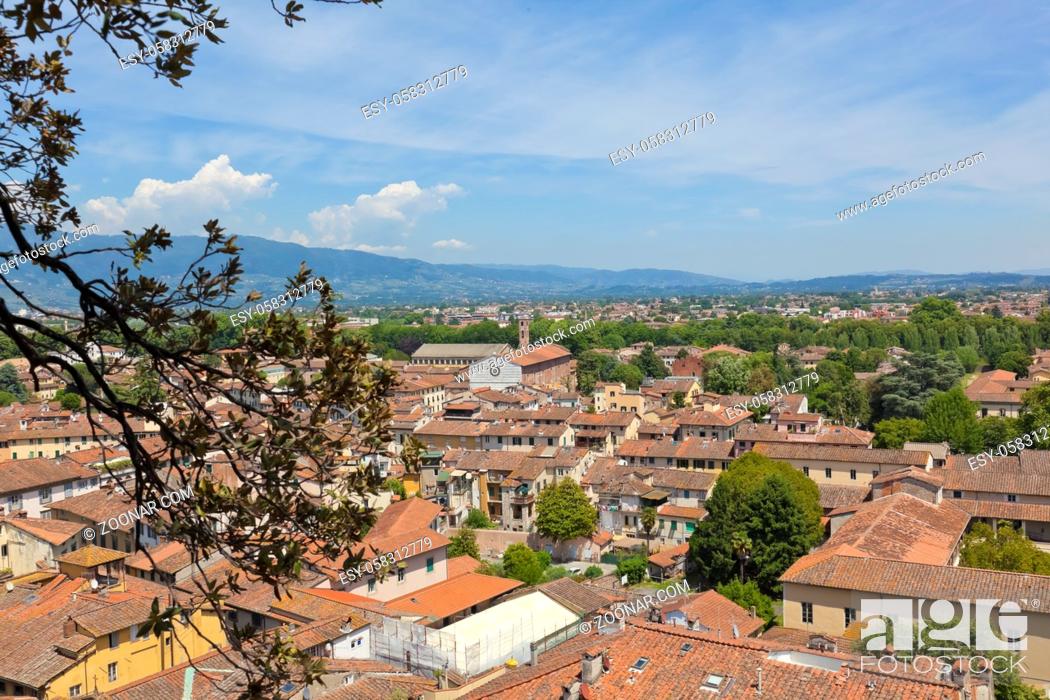 Stock Photo: Toskana Panorama von Lucca, gesehen vom Torre Guinigi.