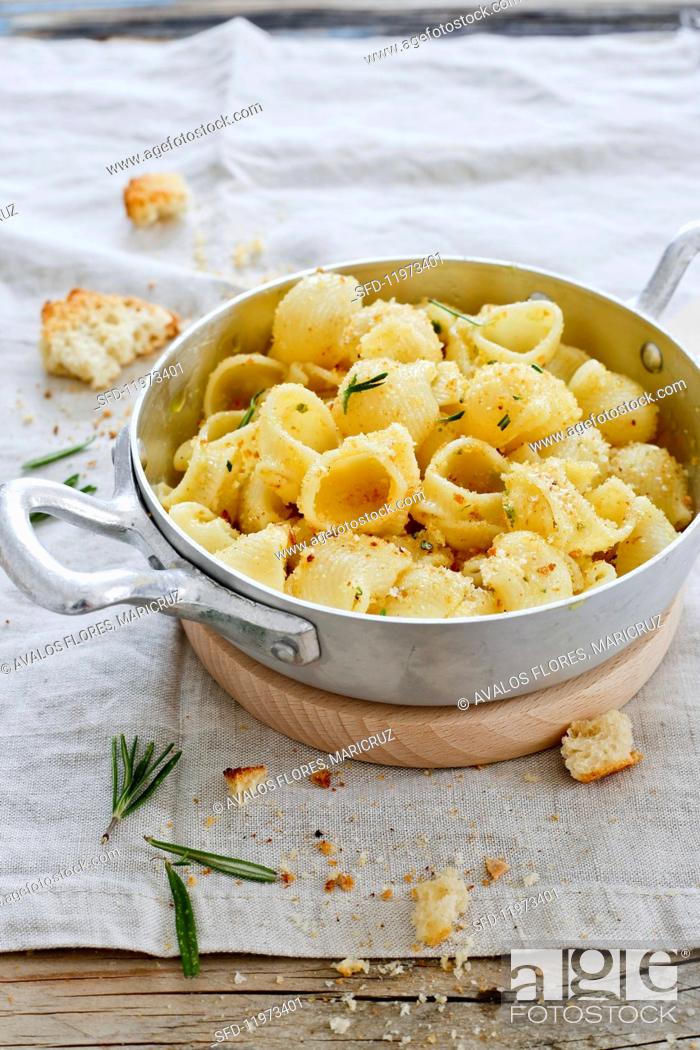 Stock Photo: Pasta con la mollica (pasta with crispy breadcrumbs and Rosemary, Italy).