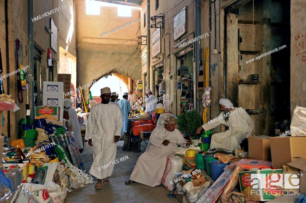 Stock Photo: Sultanate of Oman, Al Dakhiliyah Region, Western Hajar Mountains, Nizwa, spice market.