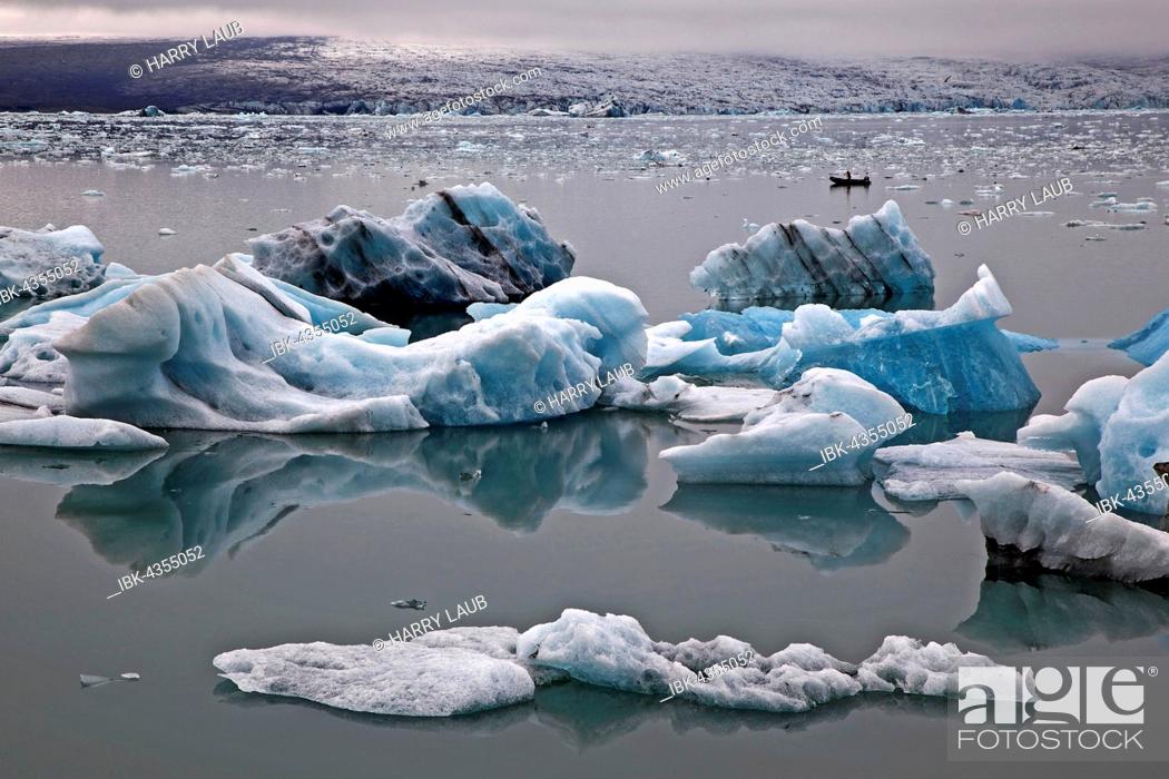 Stock Photo: Ice, icebergs with traces of volcanic ash, glacier, glacial lagoon of the Vatnajökull glacier, Jökulsarlon, Iceland.