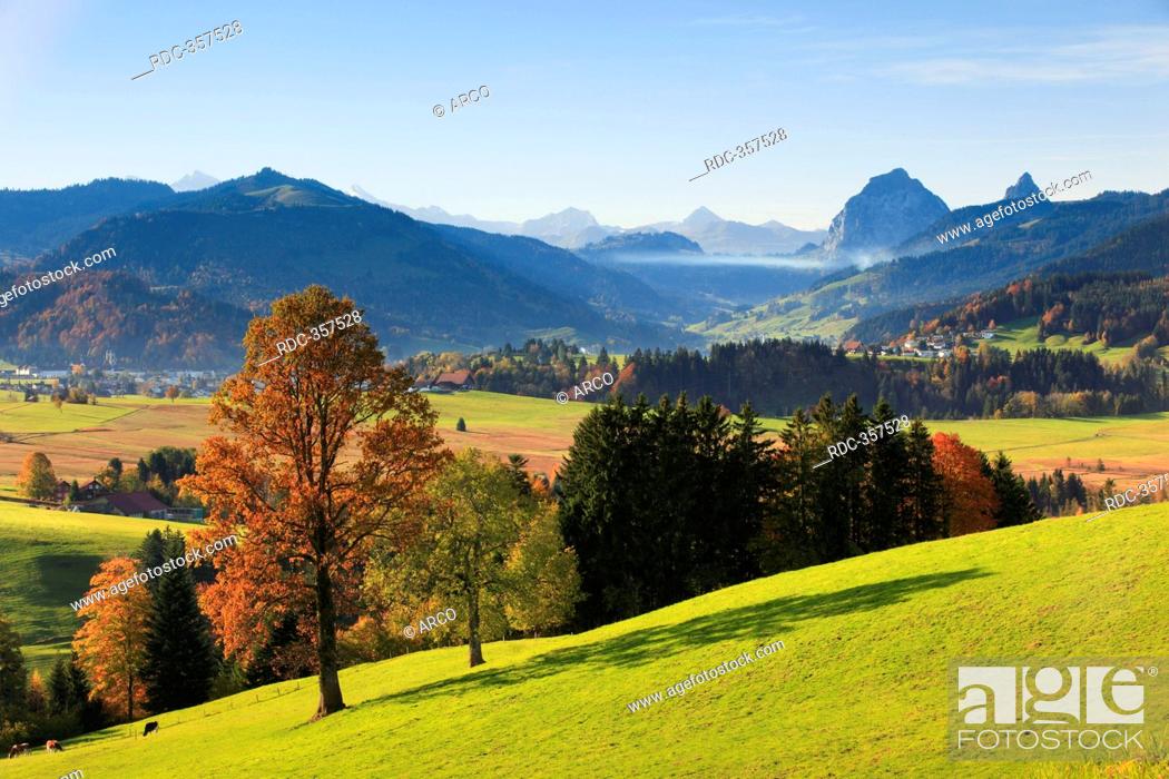Stock Photo: Mountains Grosser Mythen, Kleiner Mythen, view from the Etzel, Einsiedeln, Schwyz, Schweiz.