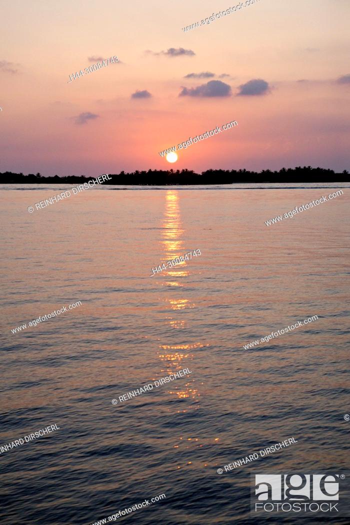 Stock Photo: Sunset at South Male Atoll, South Male Atoll, Indian Ocean, Maldives.
