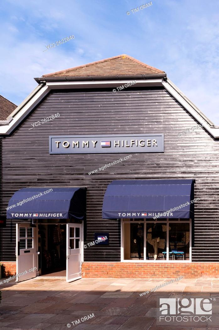 Canciones infantiles aceleración Ortografía The Tommy Hilfiger shop store at Bicester Village in Bicester , Oxfordshire  , England , Britain , Uk, Stock Photo, Picture And Rights Managed Image.  Pic. YC2-2622840 | agefotostock