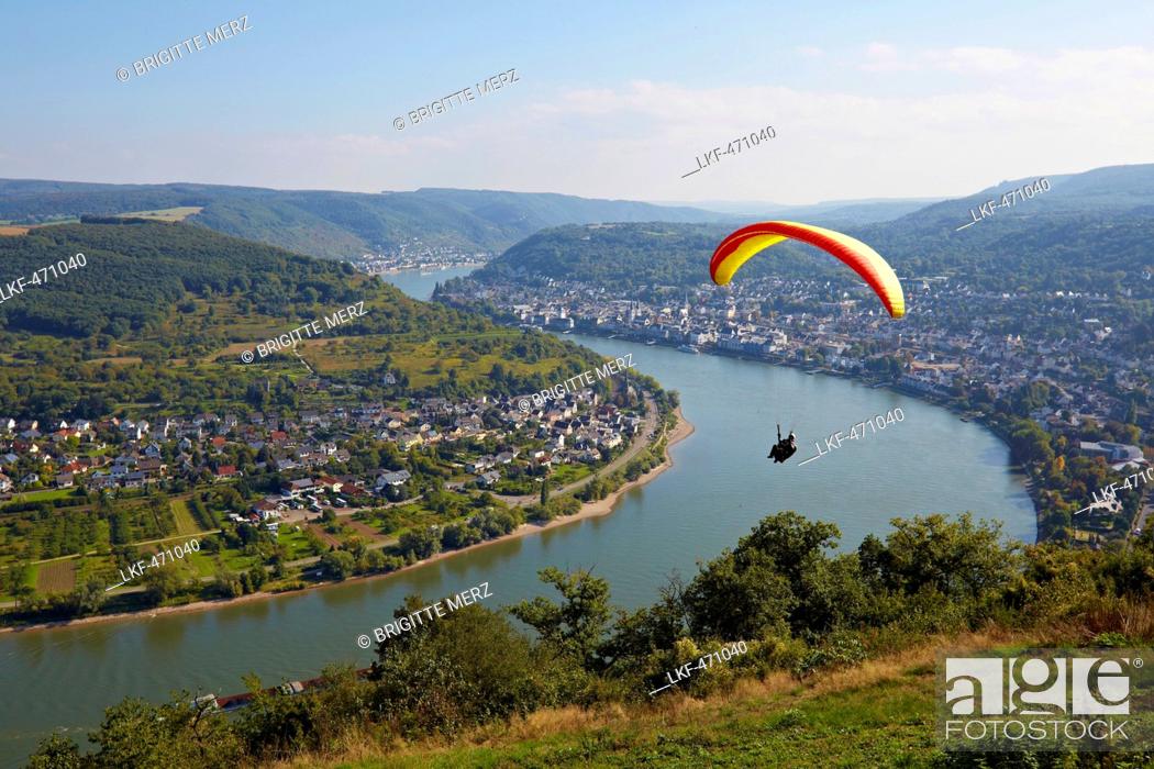 Stock Photo: Paraglider and view from Gedeonseck to the loop of the river Rhine at Boppard, Mittelrhein, Middle Rhine, Rhineland-Palatinate,.