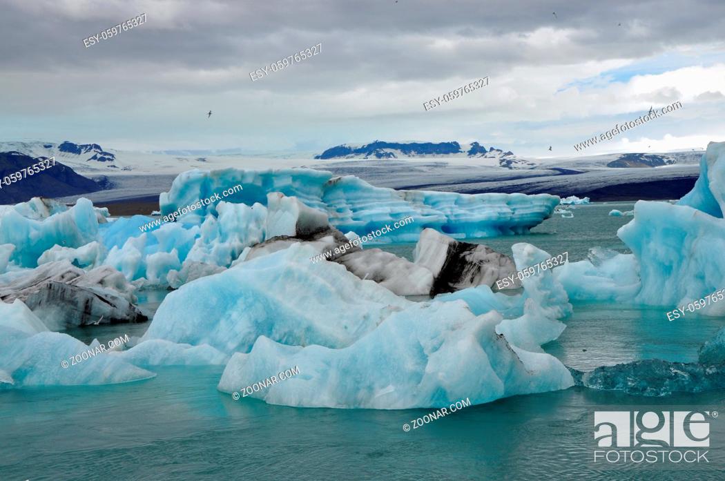 Stock Photo: jökulsarlon, island, lagune, gletscher, gletschersee, eisberg, eisberge, landschaft, eis, kalt, see, natur, südküste.