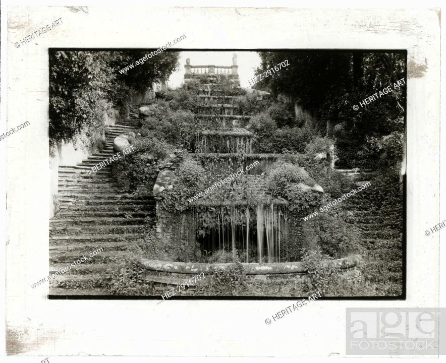 Photo de stock: Villa Torlonia, Frascati, Lazio, Italy, 1925. Creator: Frances Benjamin Johnston.