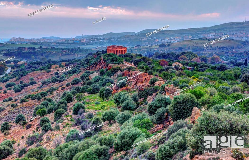 Stock Photo: The famous Temple of Concordia in the Valley of Temples near Agrigento, Sicily.