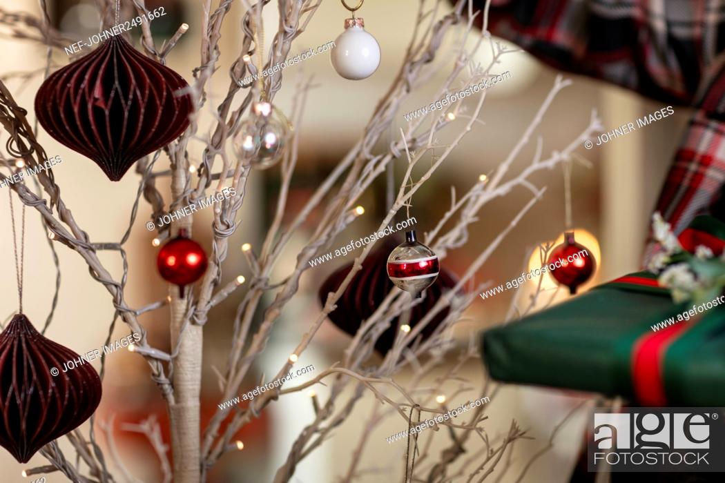 Imagen: stillife indoor christmas decorations.