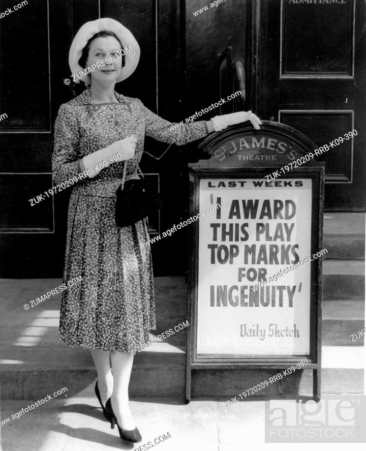 Stock Photo: July 18, 1957 - London, England, U.K. - Actress VIVIEN LEIGH standing outside St. Jame's Theatre in protest of the demolition of the 122 year old building.