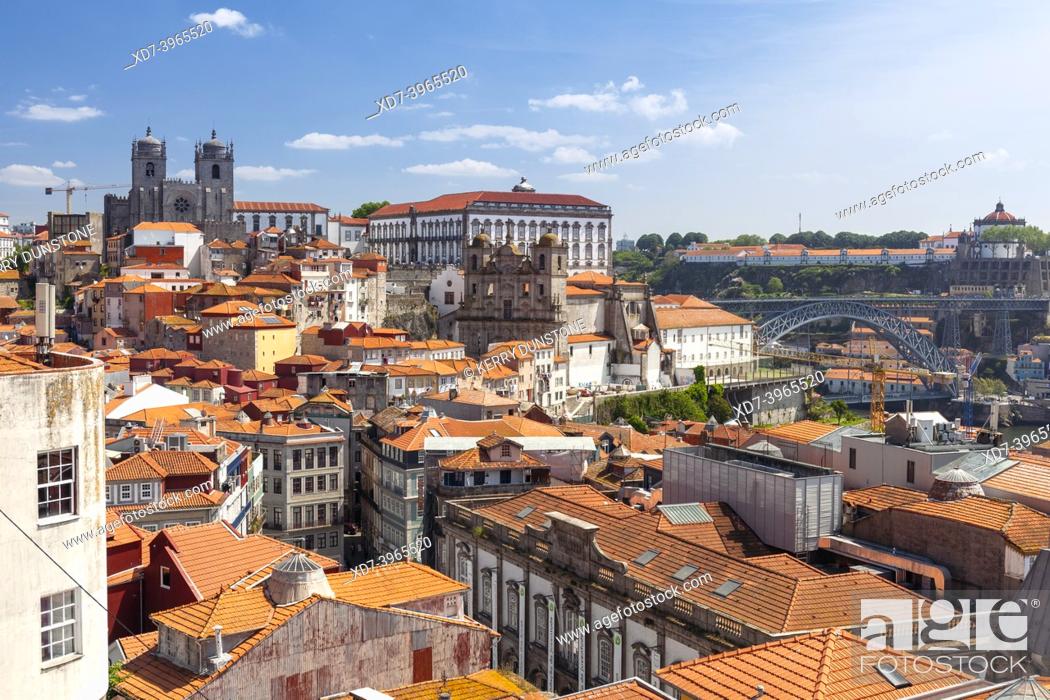 Imagen: Europe, Portugal, Porto, Views of the Ribeira District from the Miradouro da Vitória Scenic Point.