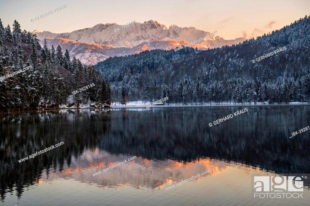 Stock Photo: Hechtsee lake, Wilder Kaiser, in the middle Mt. Scheffauer, Kufstein District, Tyrol, Austria.