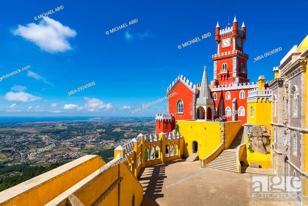 Imagen: Pena National Palace in Sintra, Portugal.