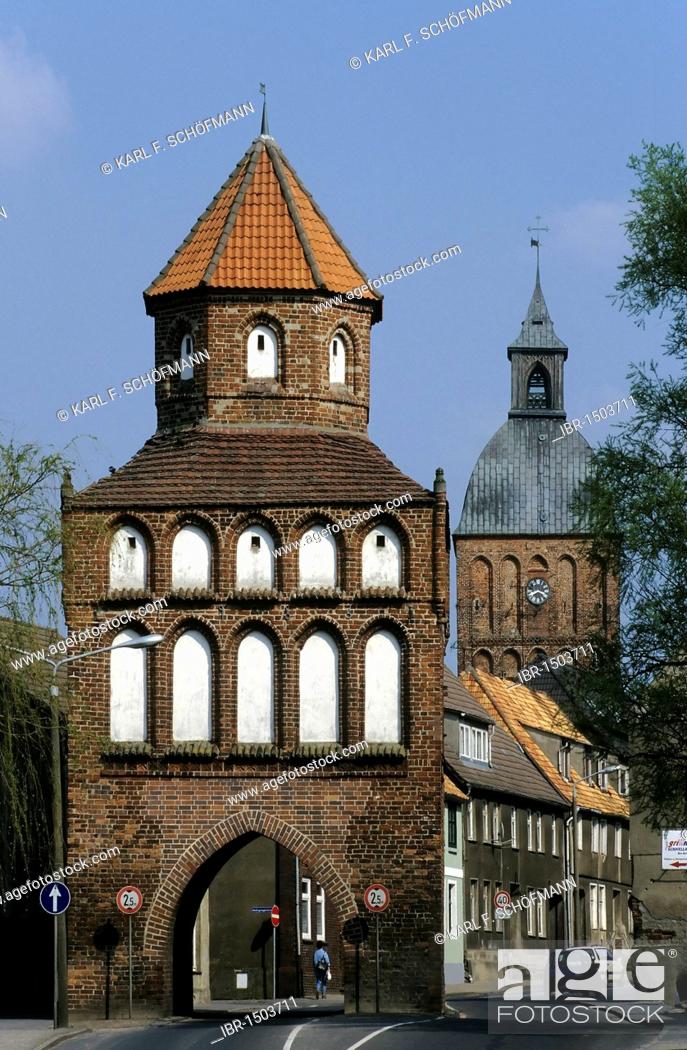 Stock Photo: Historic City Gate, Ribnitz-Damgarten, Fischland-Darss-Zingst, Mecklenburg-Western Pomerania, Germany, Europe.