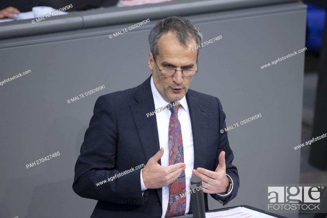 Photo de stock: Michael HENNRICH, CDU / CSU parliamentary group, during his speech at the 6th plenary session of the German Bundestag, German Bundestag in Berlin.